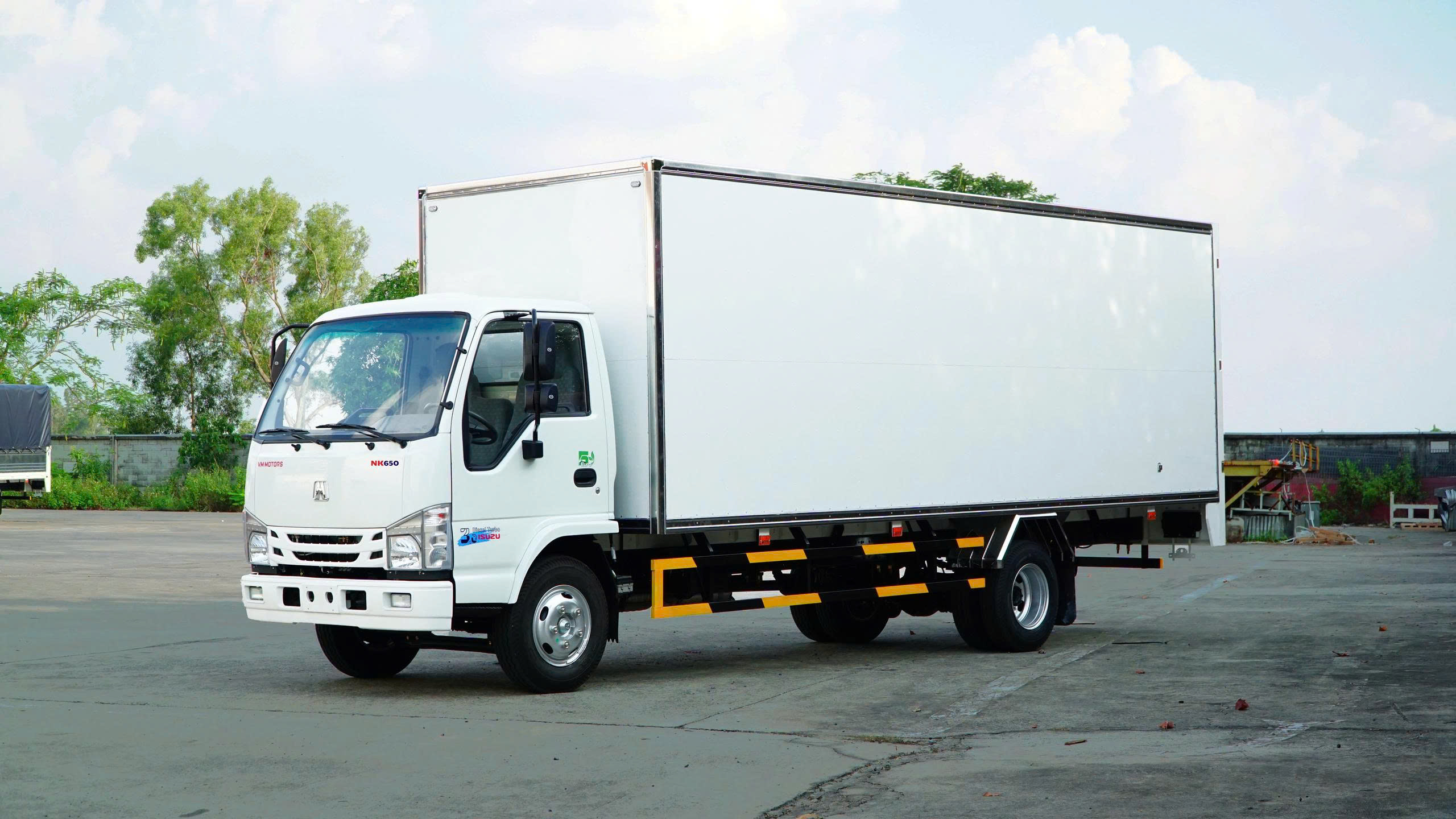 VM MOTORS CHÍNH THỨC CÔNG BỐ GIÁ BÁN LẺ NK SERIES EURO 5 TẠI THỊ TRƯỜNG VIỆT NAM.