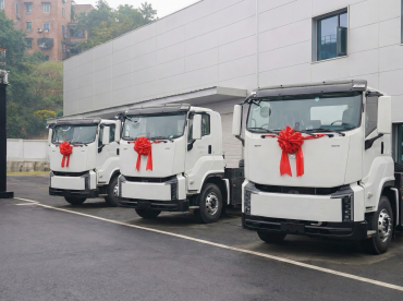 QINGLING MOTORS RA MẮT XE ĐẦU KÉO ĐIỆN SUPER CHARGER & BÀN GIAO LÔ XE ĐẦU KÉO ĐIỆN SIÊU SẠC ĐẦU TIÊN